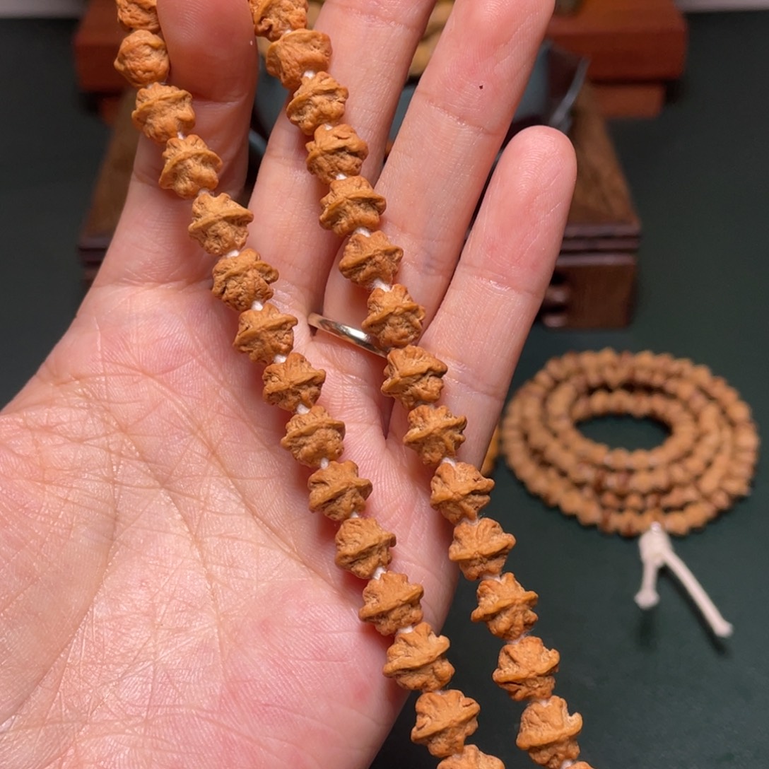 吊坠柏香籽/百香籽彼岸花手持