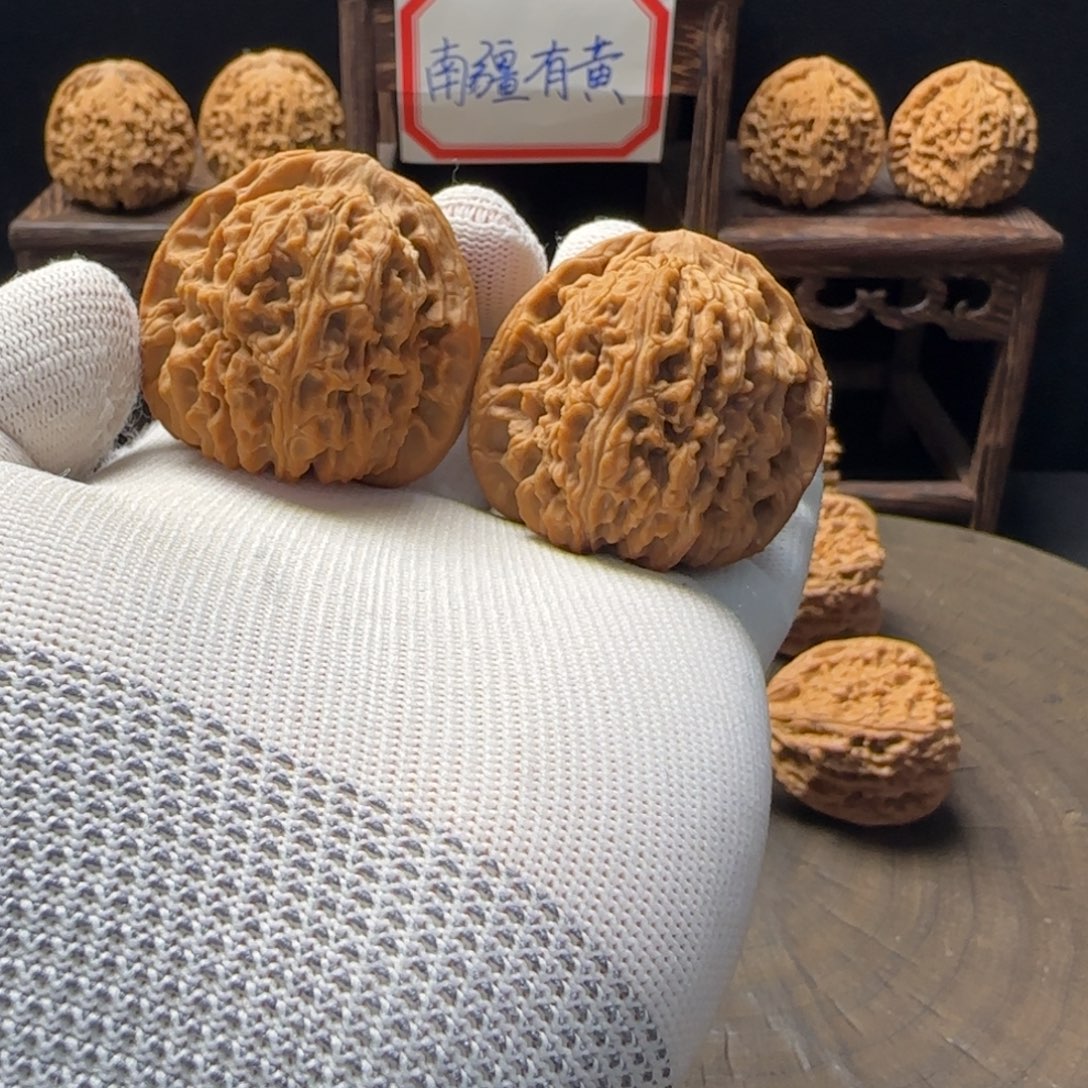 文玩核桃吊坠44团子