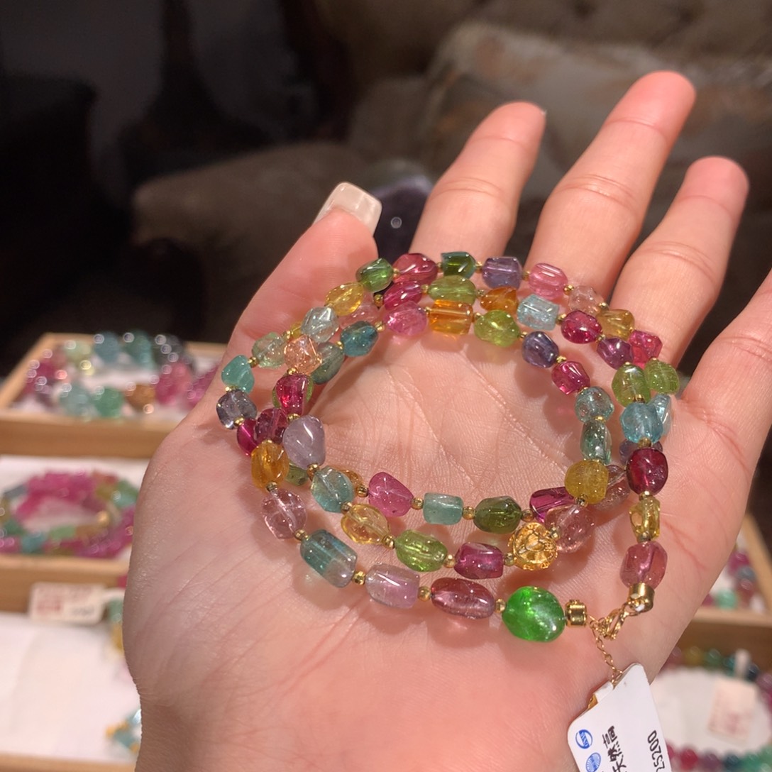 碧玺多样性发一件未镶嵌