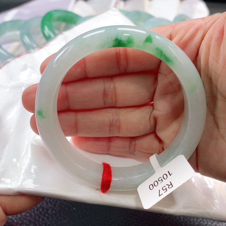 翡翠手镯未镶嵌5757575757