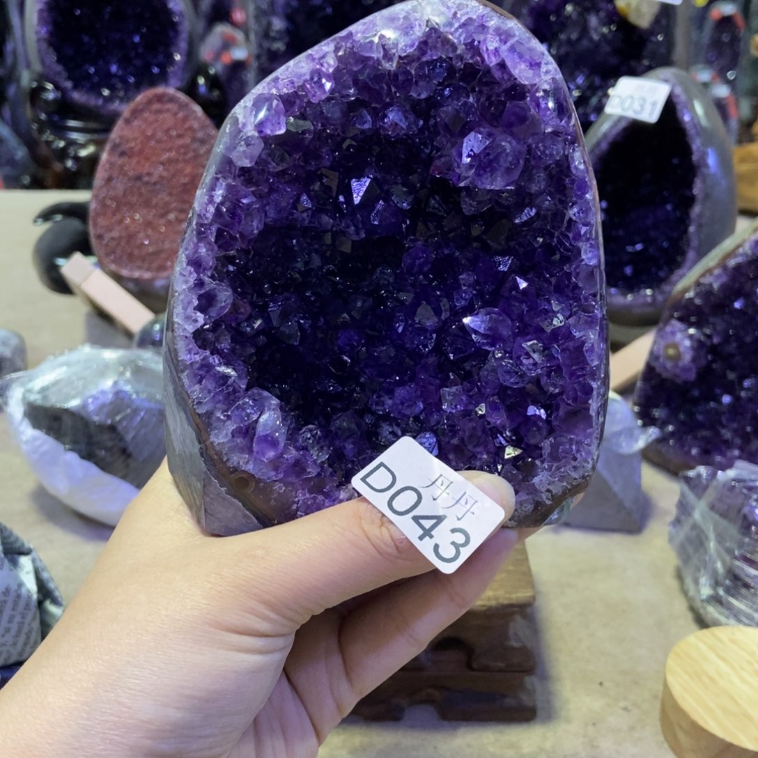 未镶嵌水晶大型摆件（非配饰）