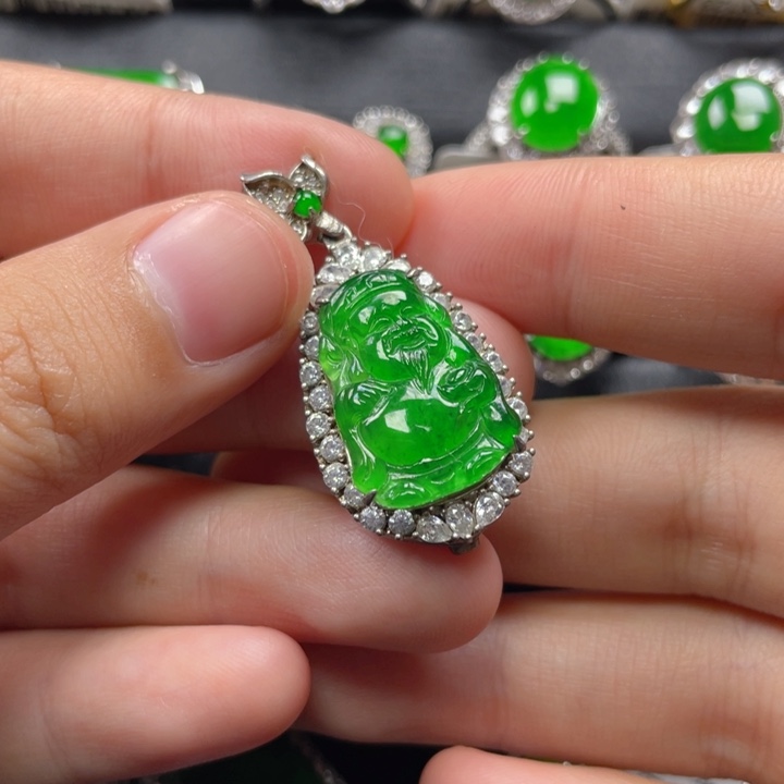 翡翠颈饰银S925镶嵌吊坠