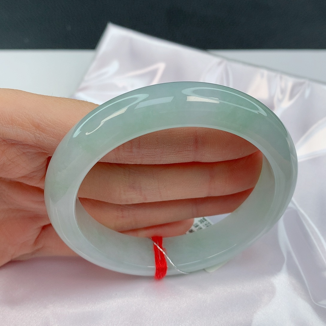 翡翠手镯未镶嵌57正圈淡葡萄肉冰润