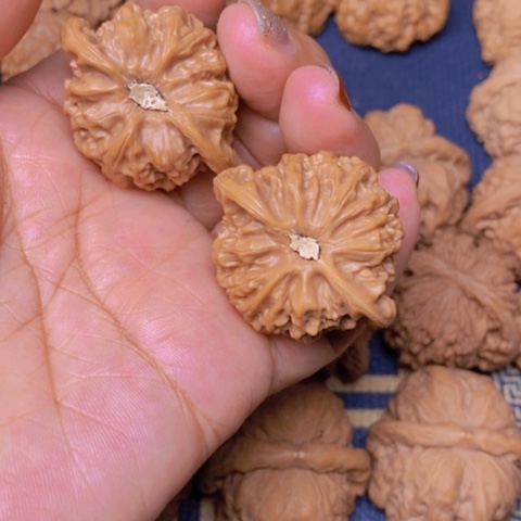 【闪购商品】文玩核桃吊坠支*宫灯40