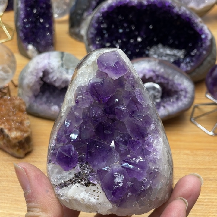 紫晶水晶摆件未镶嵌