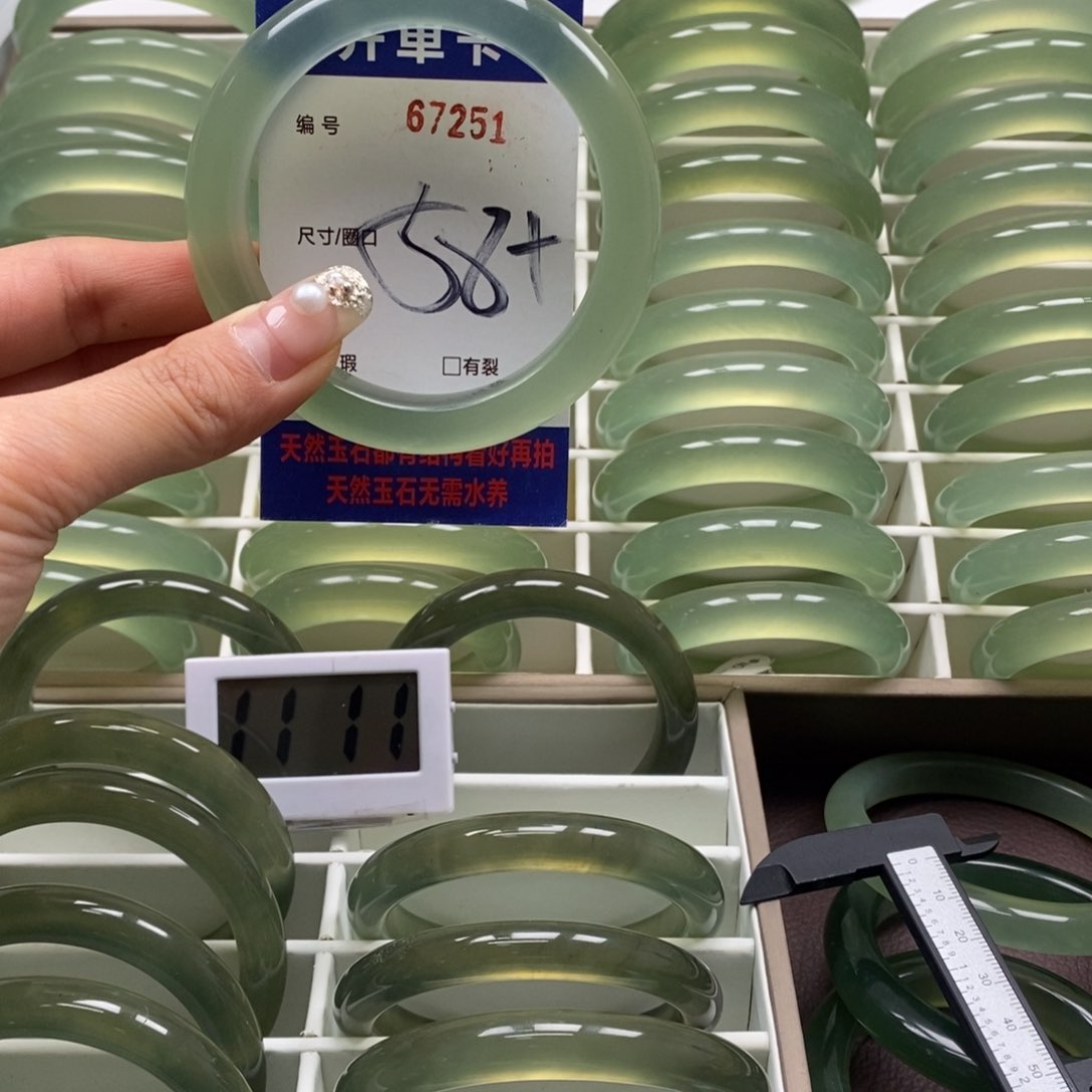 蛇纹石玉手镯未镶嵌用****∴