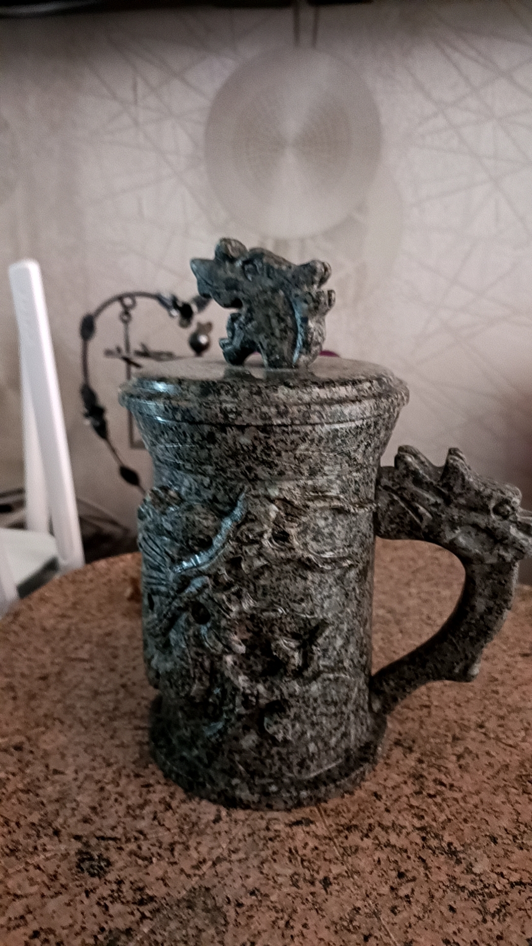 内蒙古奈曼旗中华麦饭石浮雕龙杯