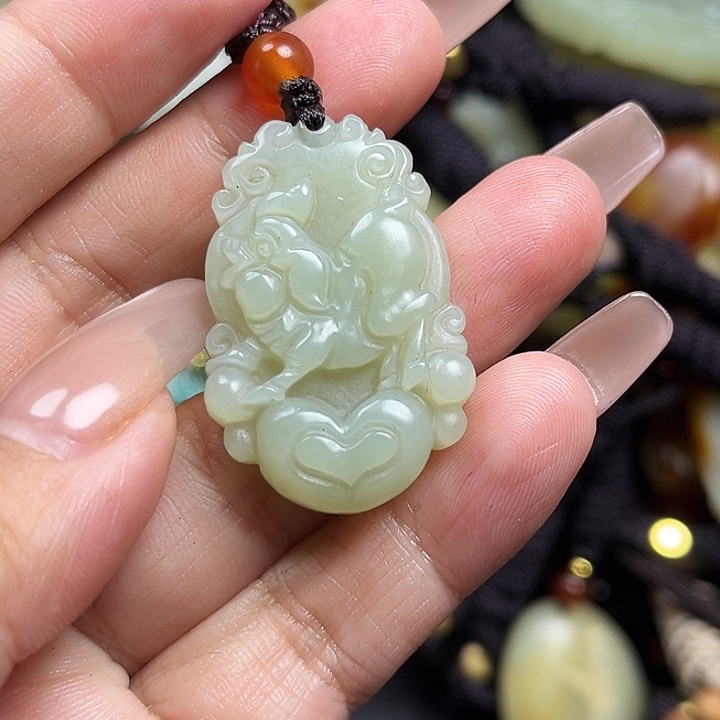 和田玉未镶嵌颈饰