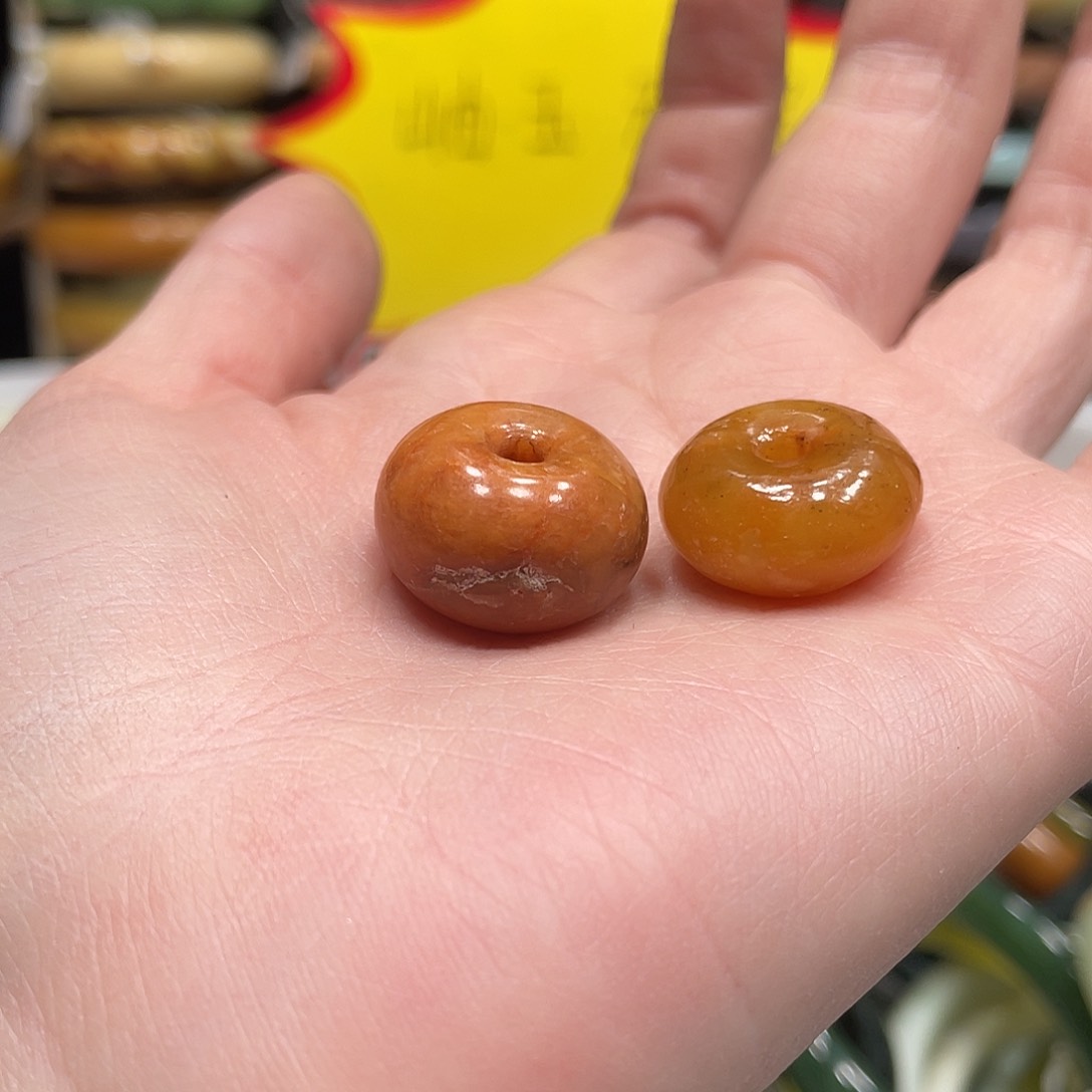 蛇纹石玉颈饰未镶嵌瑕