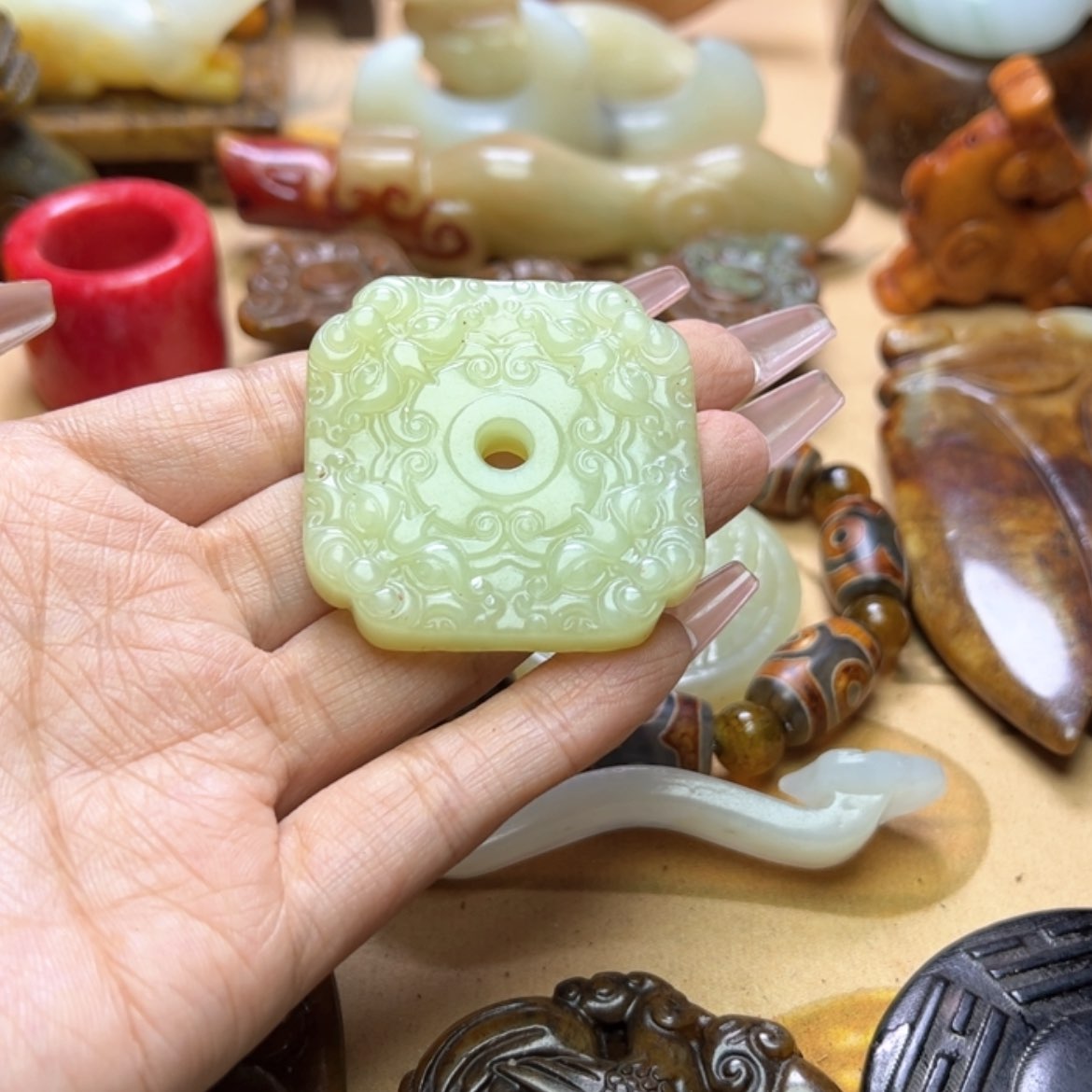 【闪购商品】蛇纹石玉颈饰未镶嵌