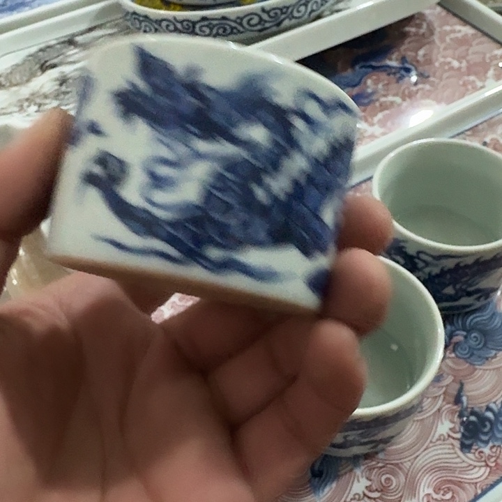 杯青花铠甲龙直口杯