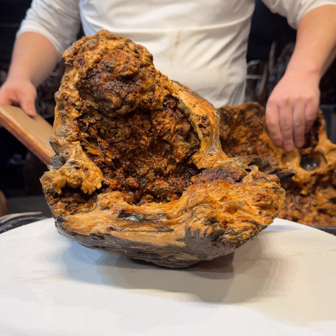 宏***社木王一刀琥珀木摆件169