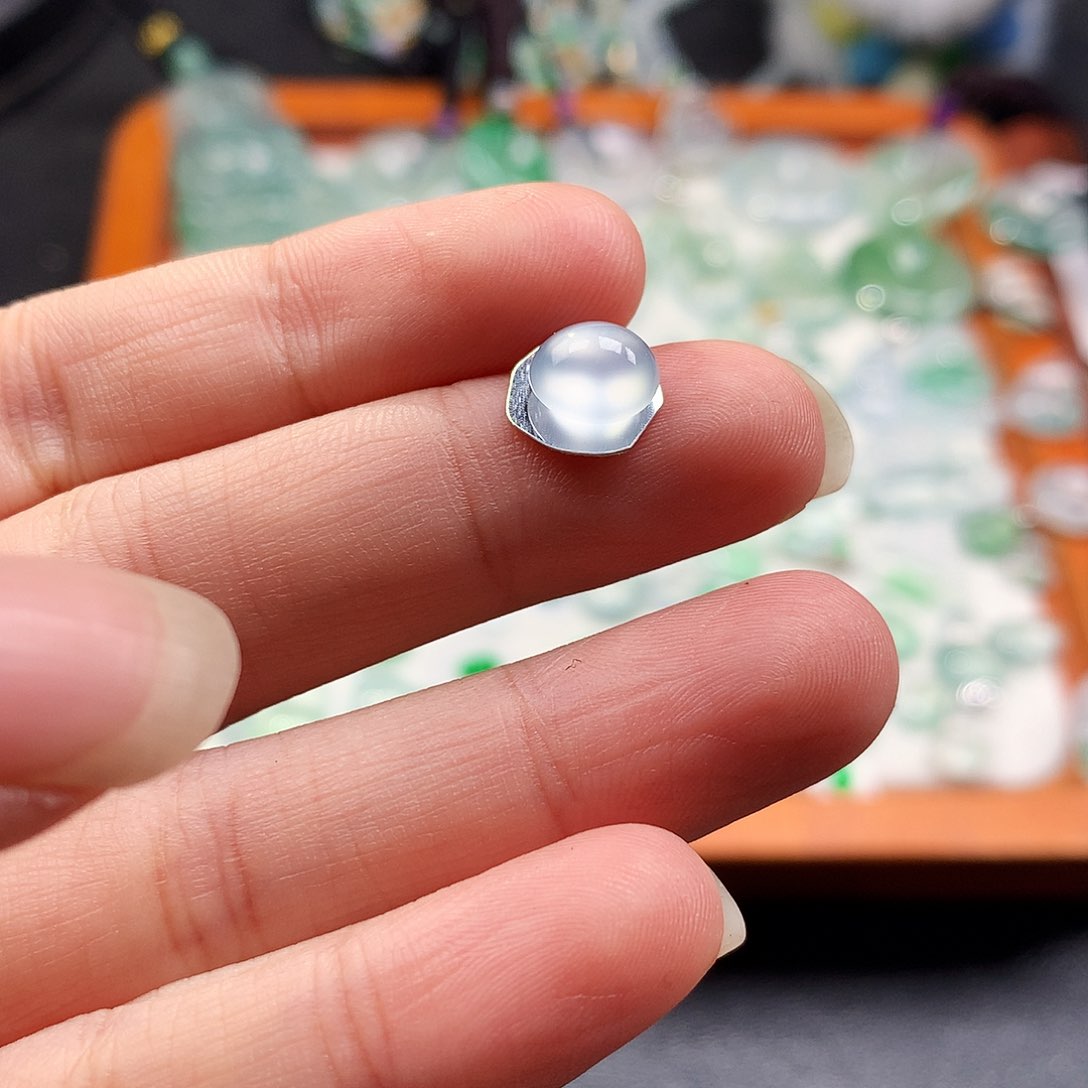 吊坠(不含链)未镶嵌翡翠蛋面