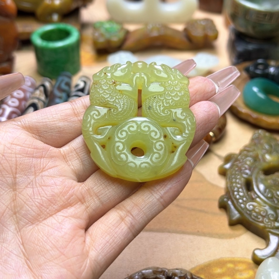【闪购商品】蛇纹石玉颈饰未镶嵌