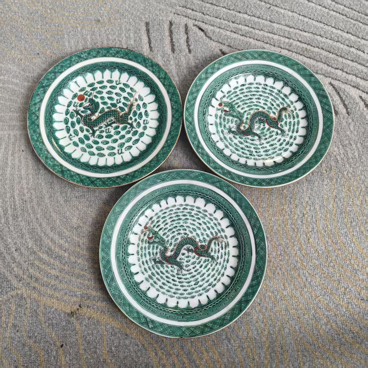 A1379民国绿龙描金盘【其一】