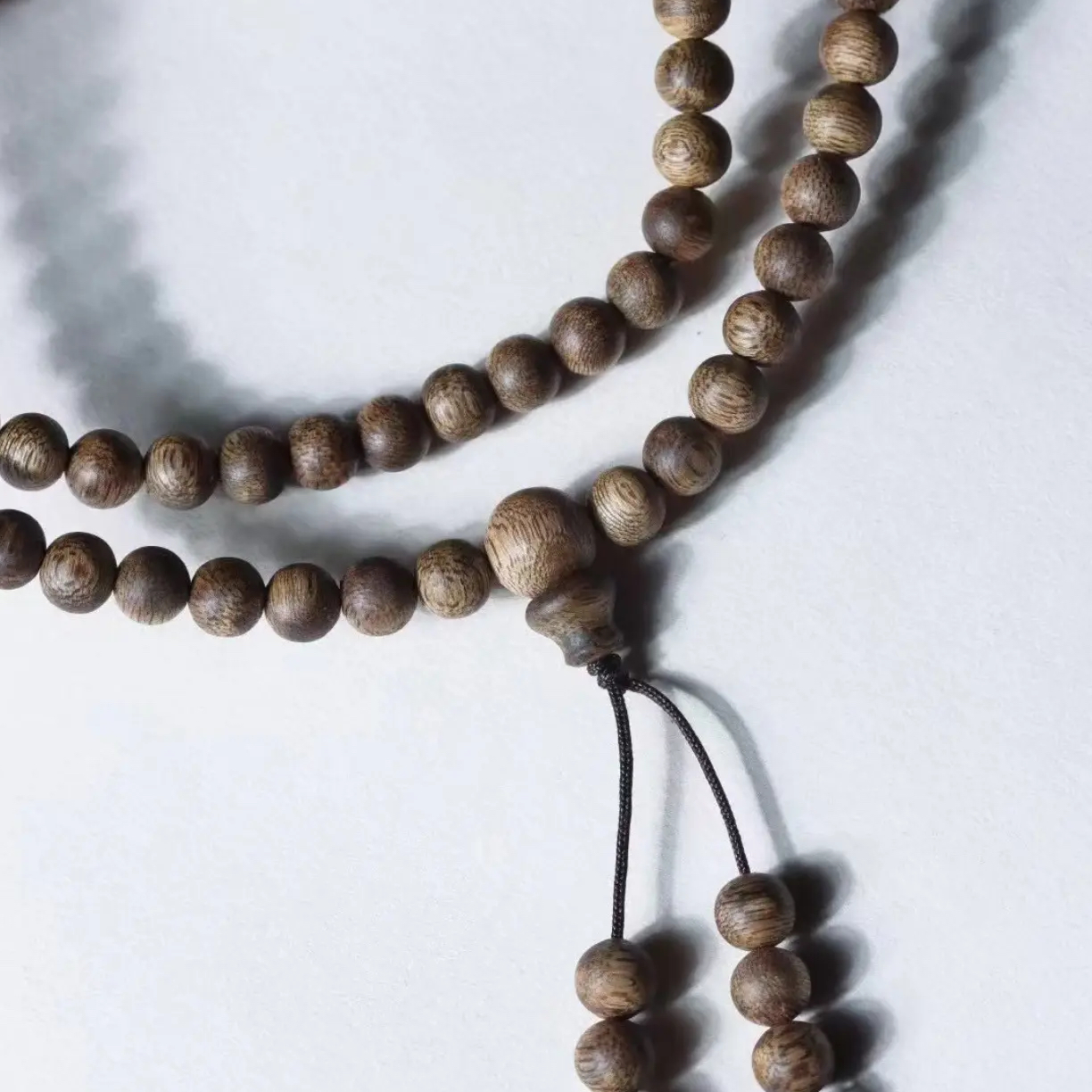 沉香九分沉沉香108*0.5mm多圈手串（多样性）