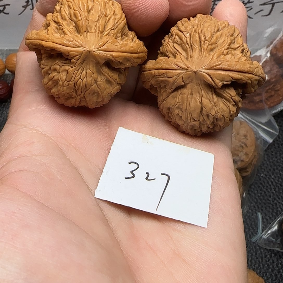 晴***天吊坠文玩核桃327白狮子43尺