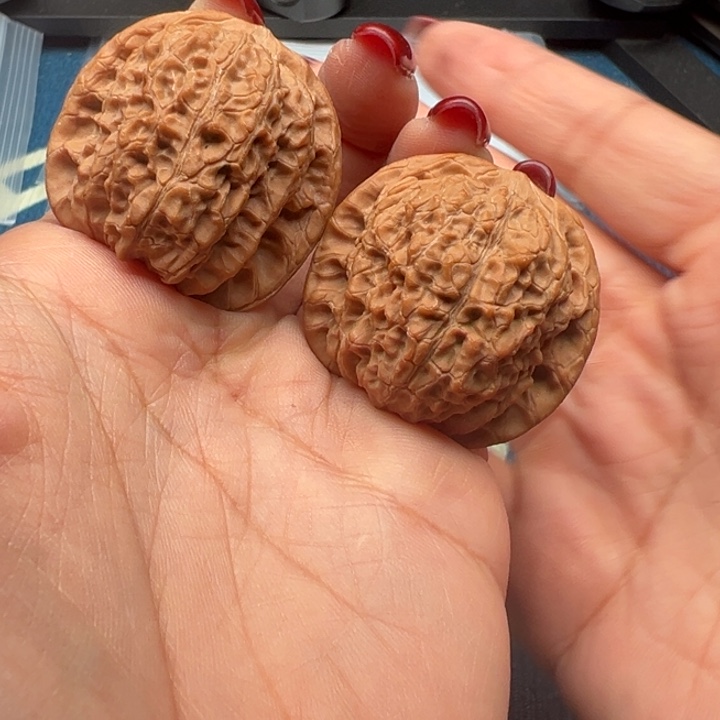 桃核吊坠文玩雪麒麟