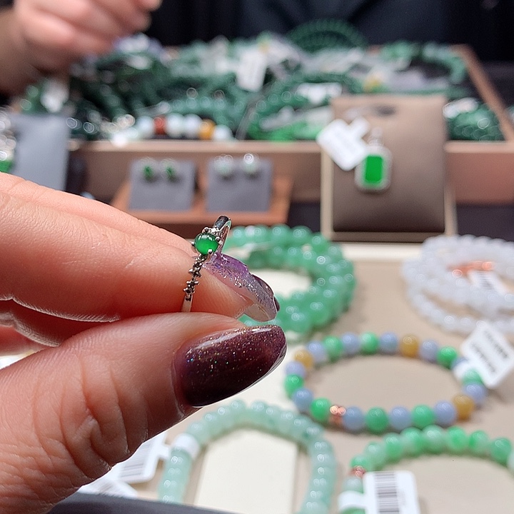 翡翠手串未镶嵌11111111111111