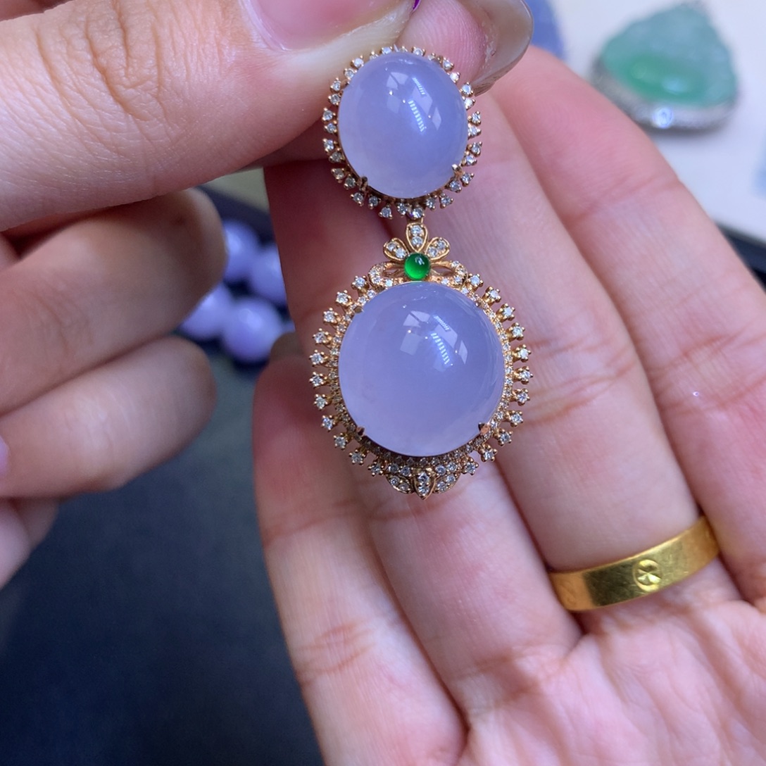 翡翠18K金镶嵌颈饰