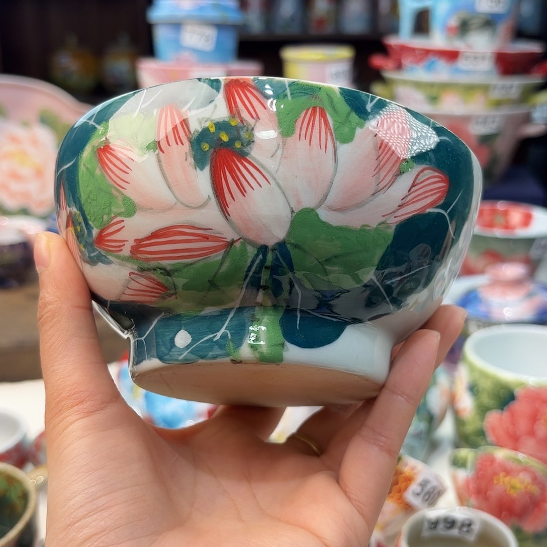 瓷片兔兔好漂亮呜呜e mo lv tu