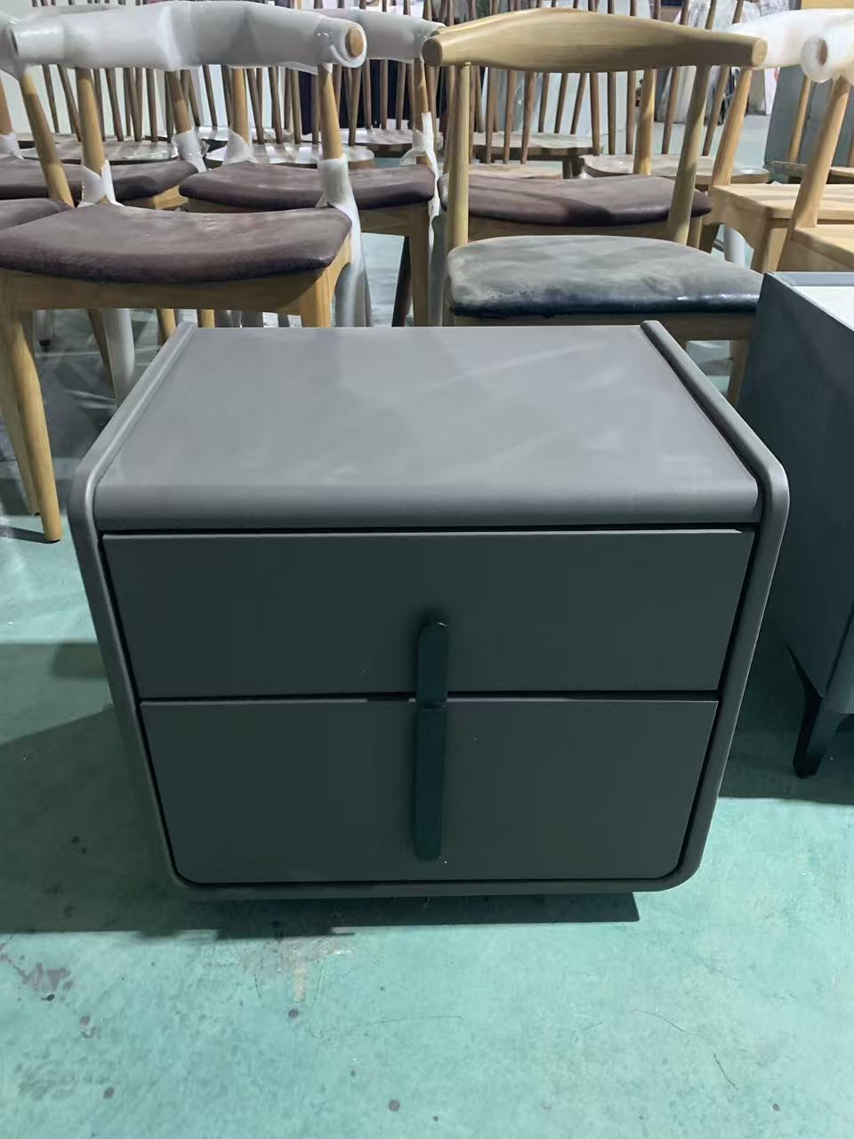K 床头柜 微瑕 尺寸： 45*40*0.485*  1个