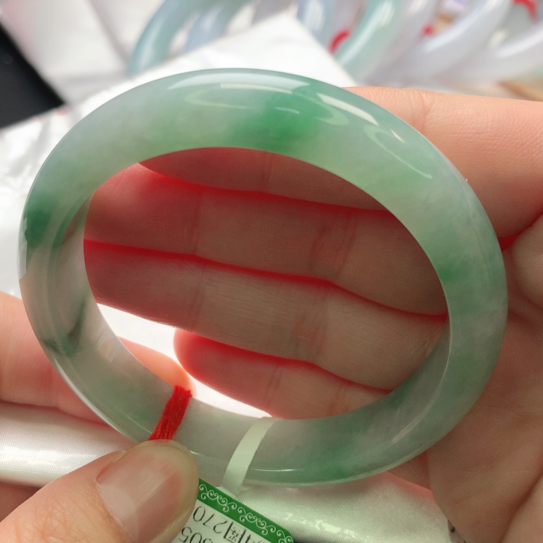 翡翠未镶嵌手镯5556圈