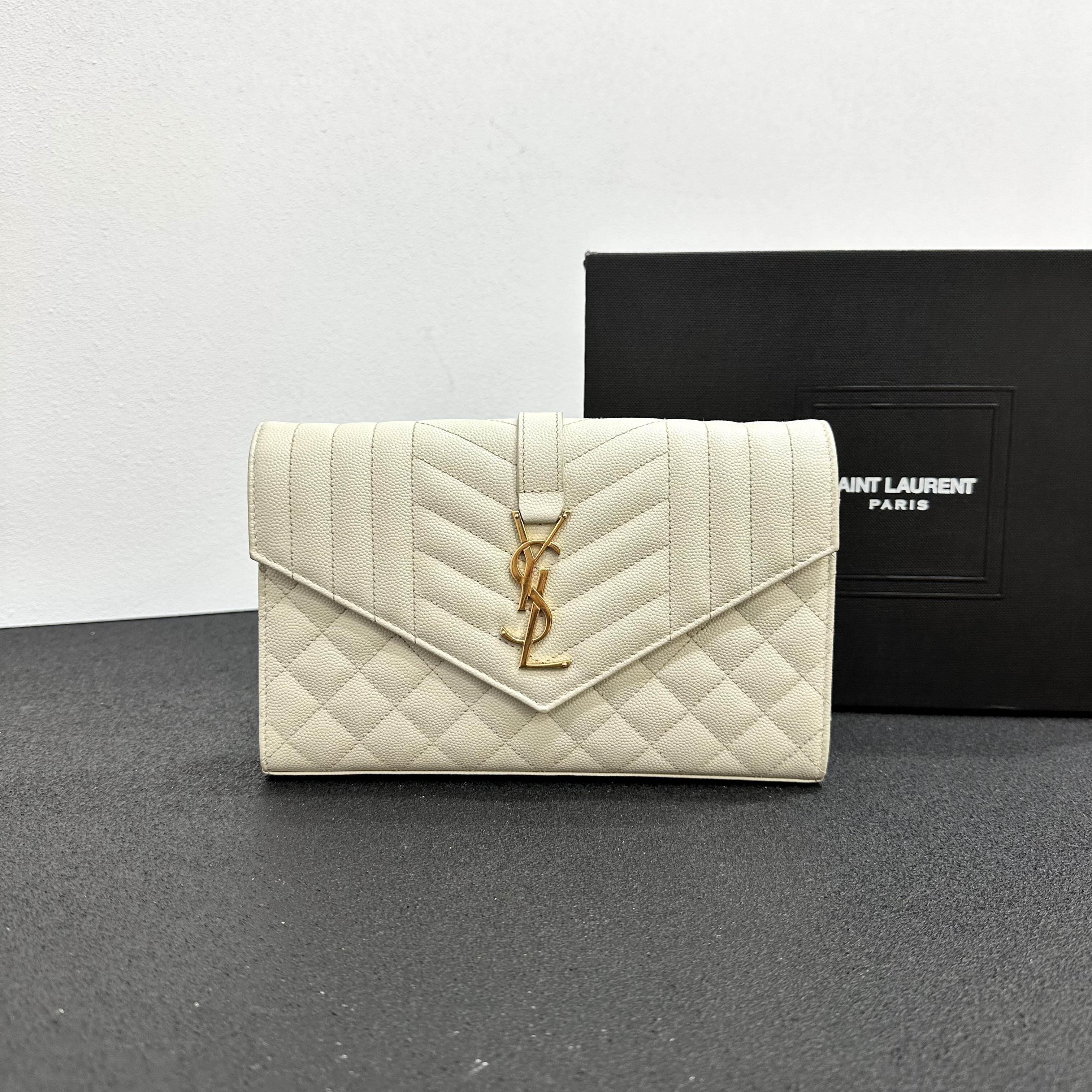 未使用 YSL/圣罗兰 壹所  信封 鱼子酱  woc 白金 新款 