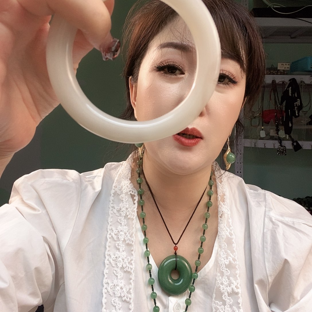 石英质玉手镯未镶嵌谢*婉