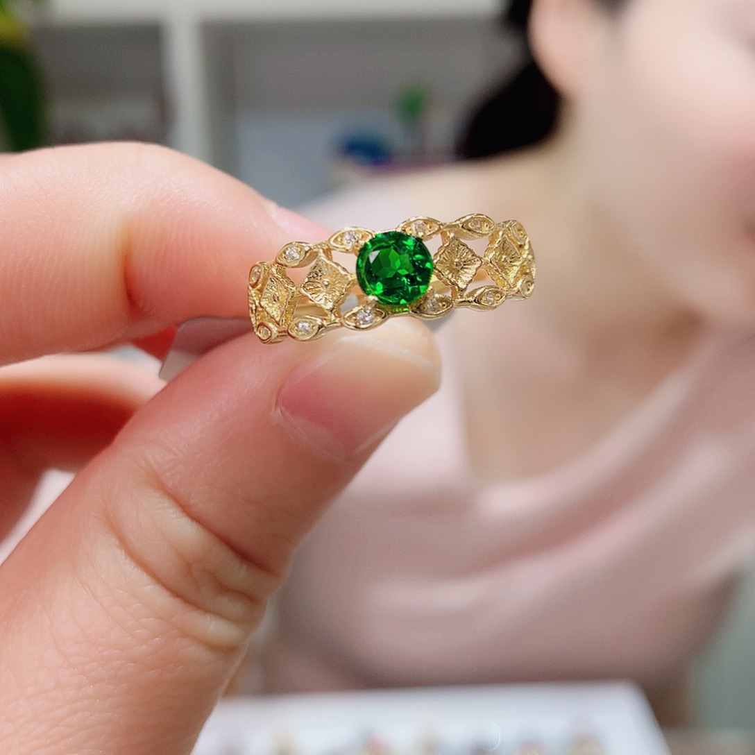 银S925镶嵌透辉石戒指