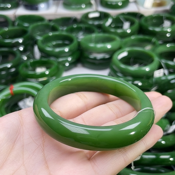 未镶嵌手镯和田玉（碧玉）