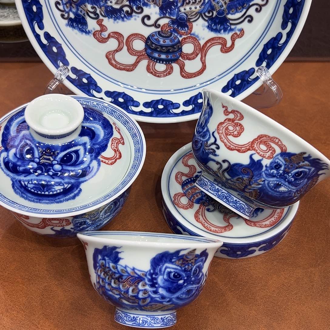 摆件好咯哦看看咯莫与T恤套装