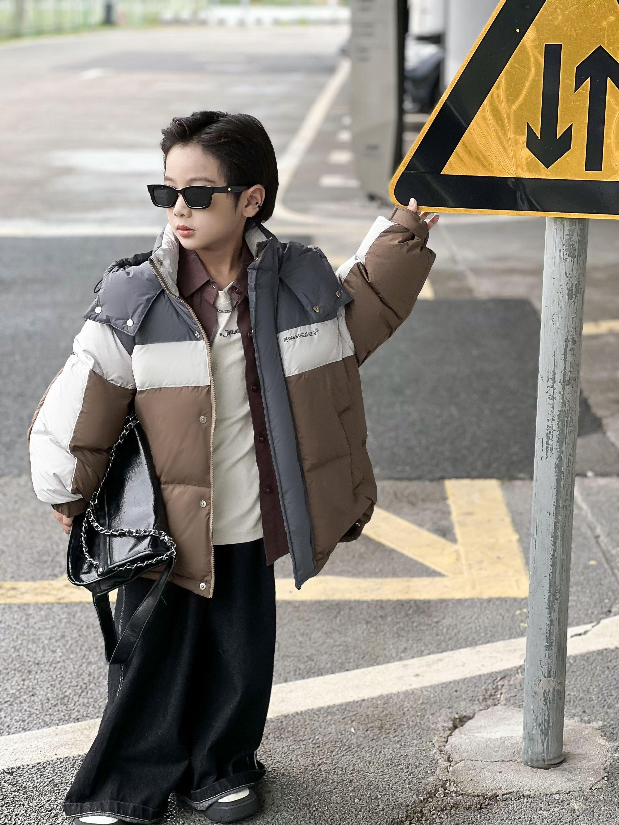 巴拉中小童男童新款羽绒服加绒加厚保暖时尚洋气宽松连帽韩版外套