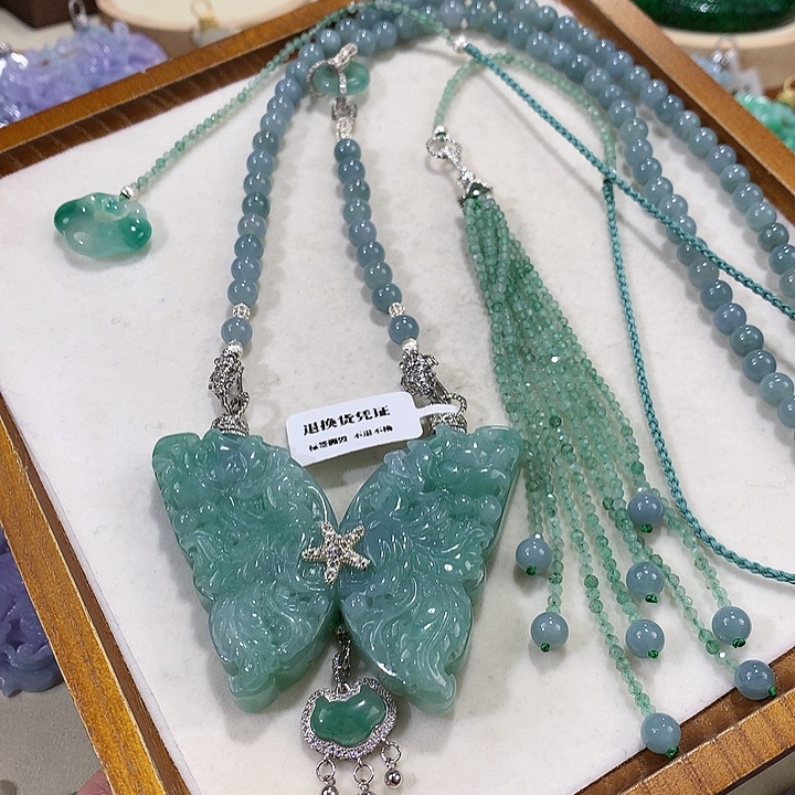 翡翠未镶嵌颈饰翡翠吊坠