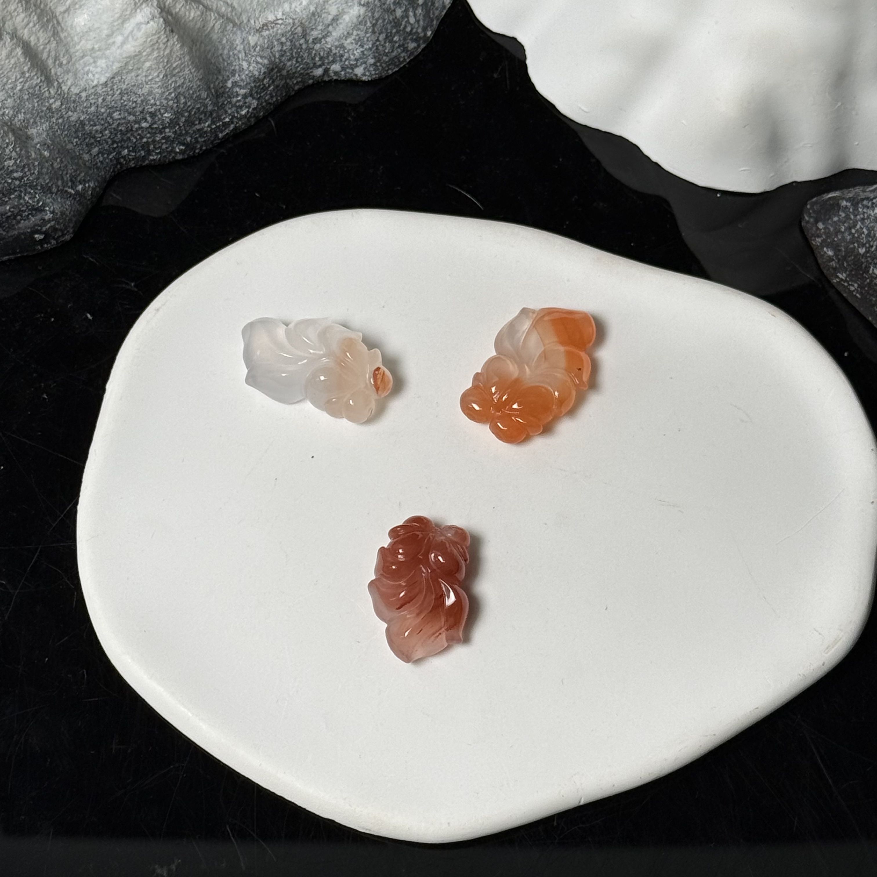 南红玛瑙金鱼吊坠（小号）（多样性发一）