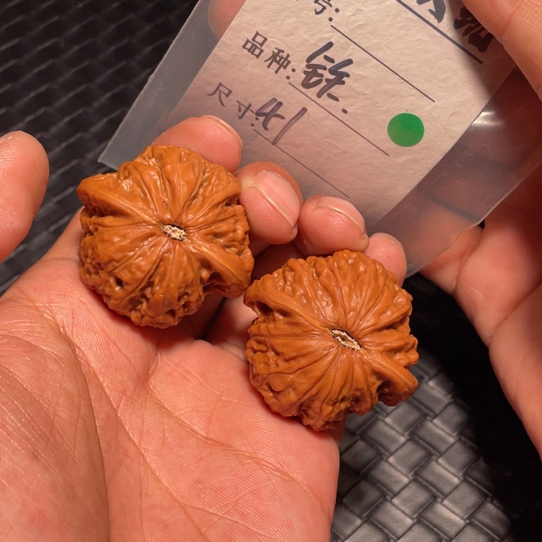 文玩核桃吊坠文玩