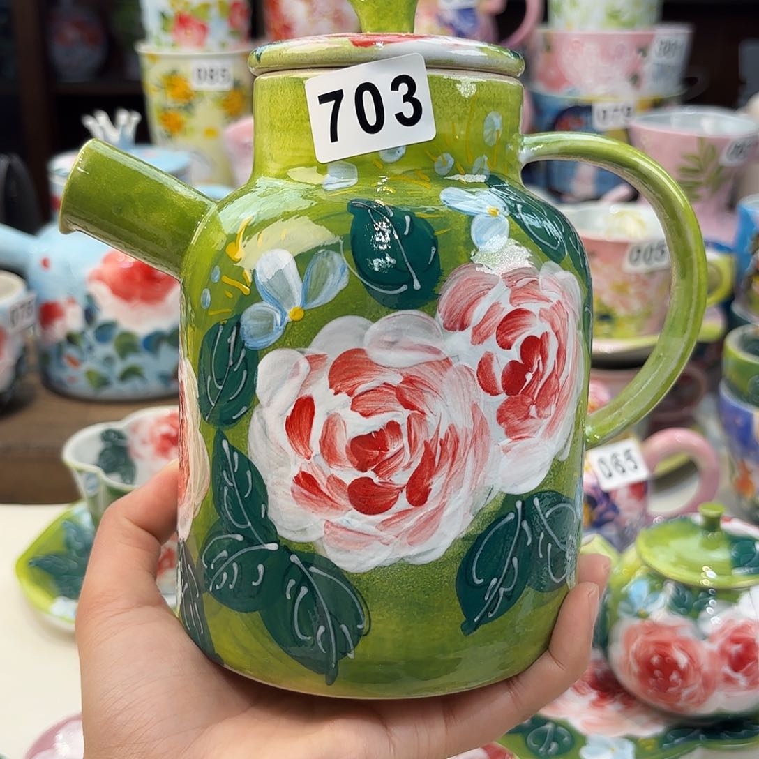 瓷片兔兔好de o o o o o o