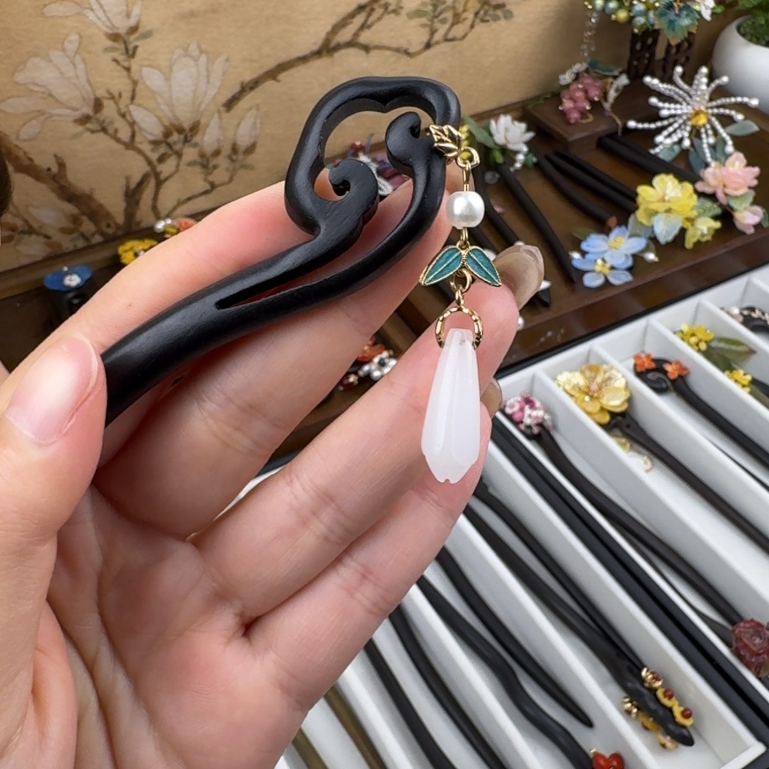 *****醋酸铁合金18厘米玉兰吊坠檀木簪