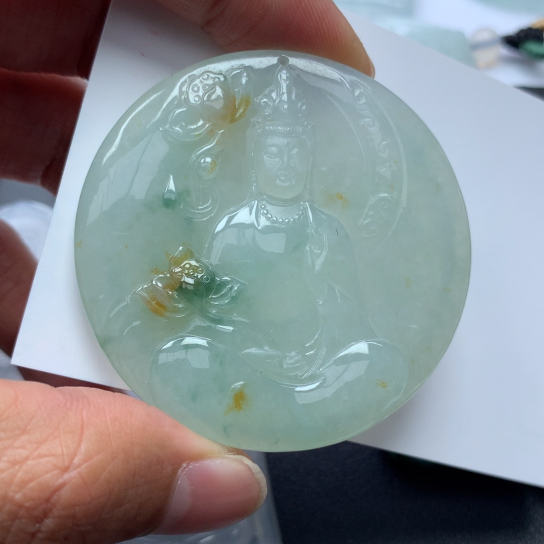 翡翠颈饰未镶嵌闭**神