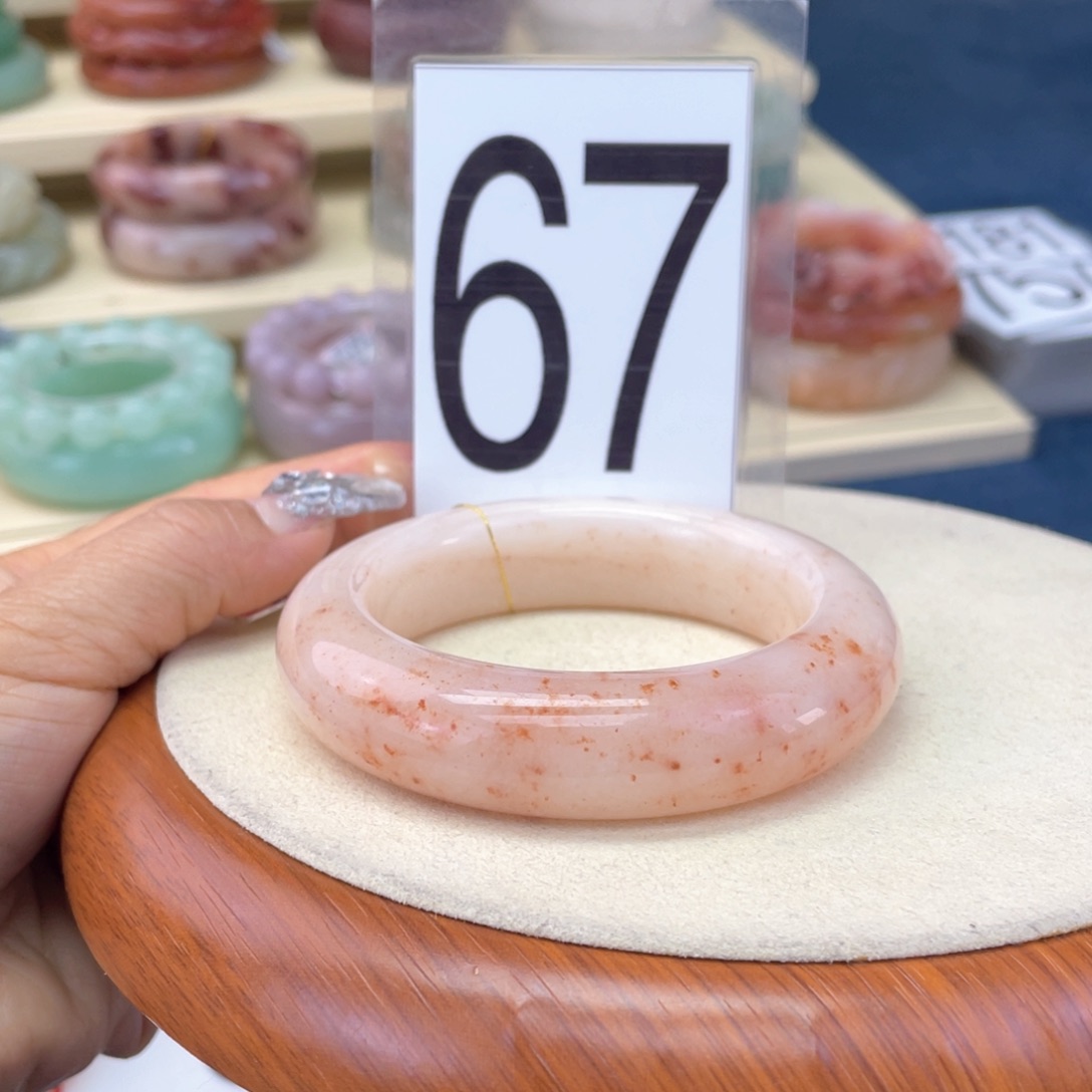 石英质玉未镶嵌手镯