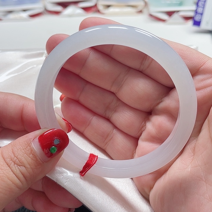 翡翠手镯（圆镯）未镶嵌缅甸翡翠手镯58圈