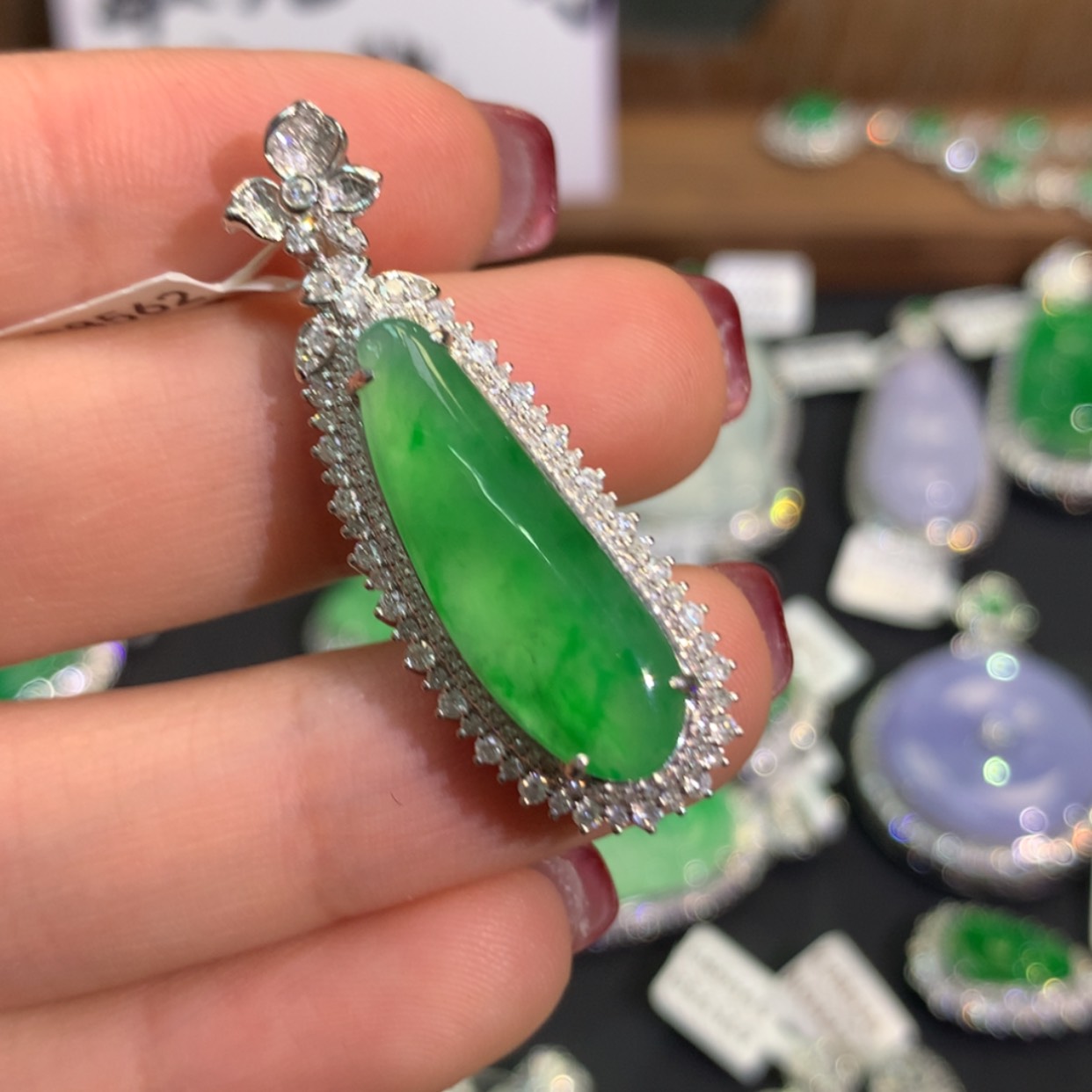 【闪购商品】翡翠吊坠(不含链)18K金镶嵌