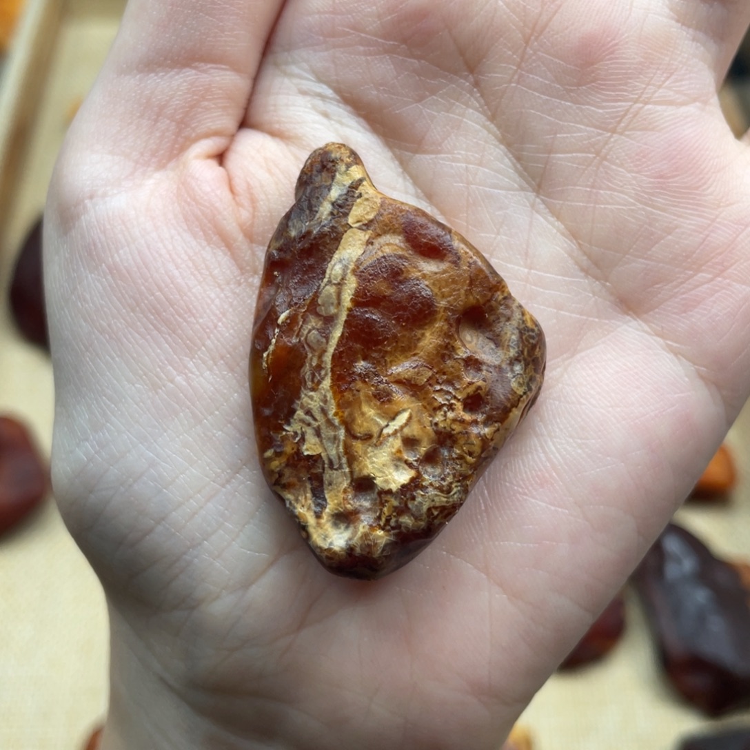 琥珀未镶嵌珠宝奇石