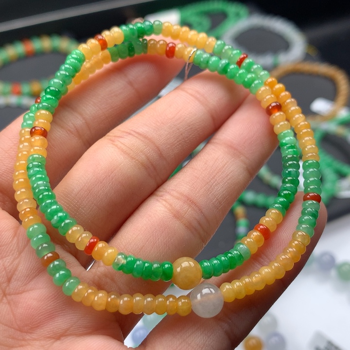 翡翠手镯未镶嵌卡