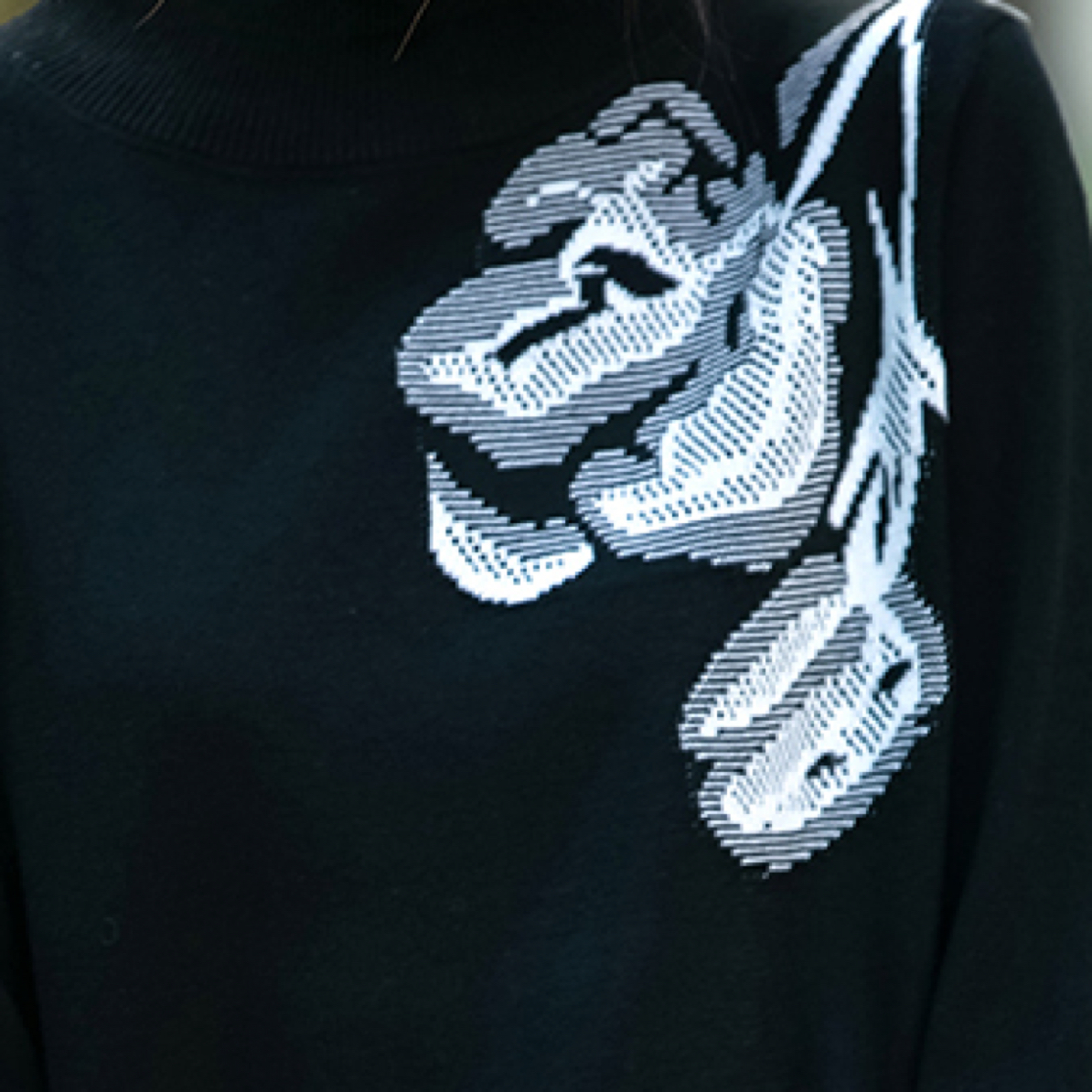 LM.秋冬女士精纺毛针织衫加厚显瘦绣花半高领打底上衣JR812