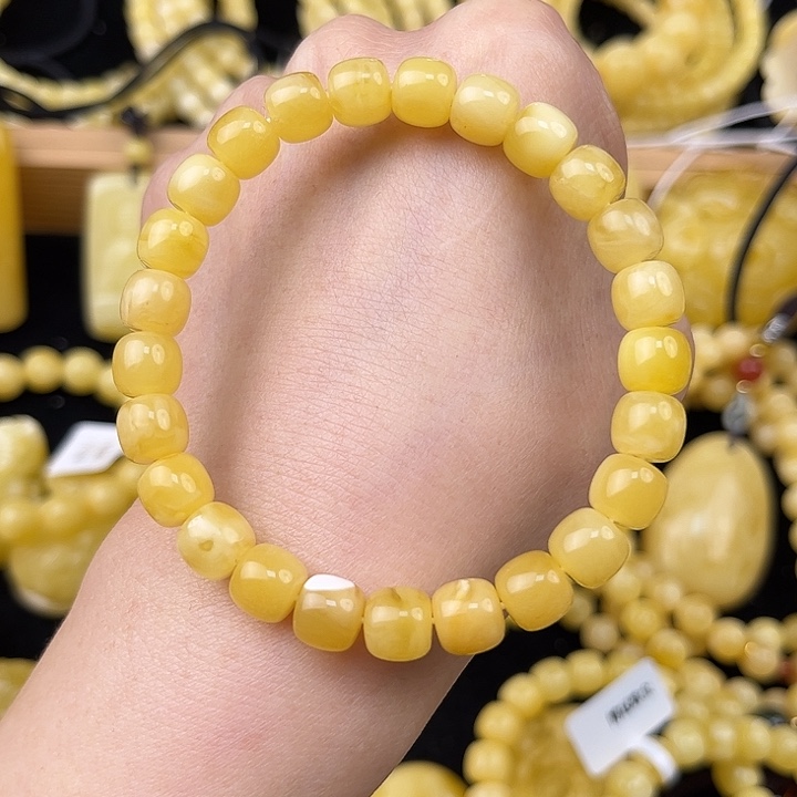 琥珀未镶嵌颈饰琥珀