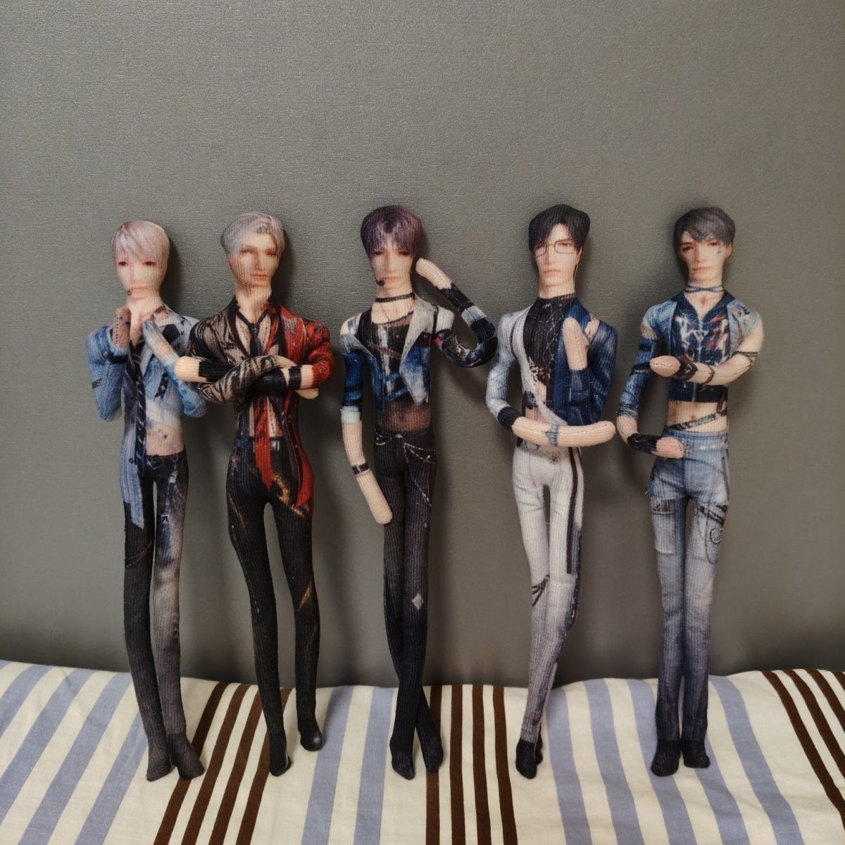 恋与深空秦彻黎深祁煜铁丝骨架双面不同抽象可扭动周边