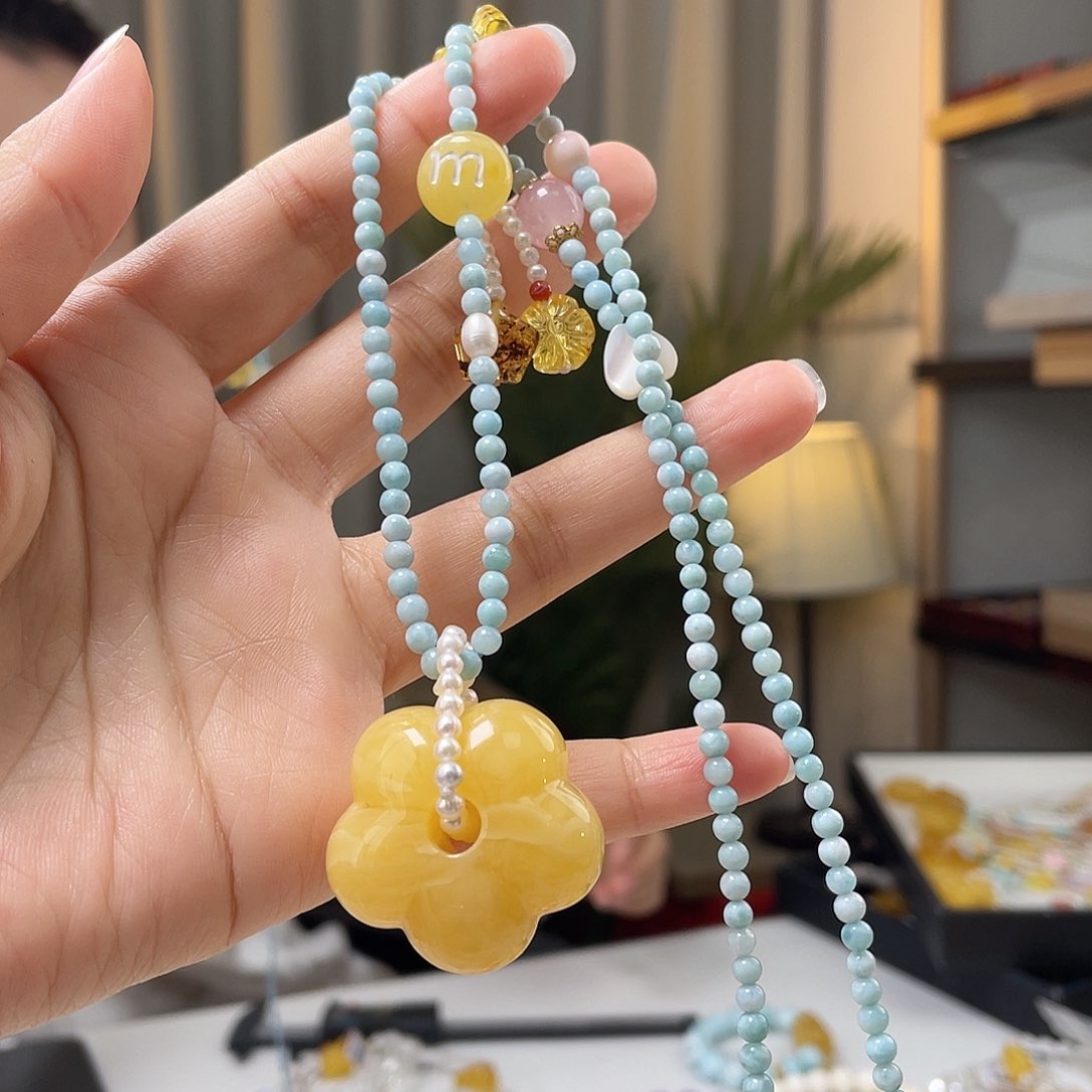 琥珀裸石未镶嵌蜜蜡吊坠