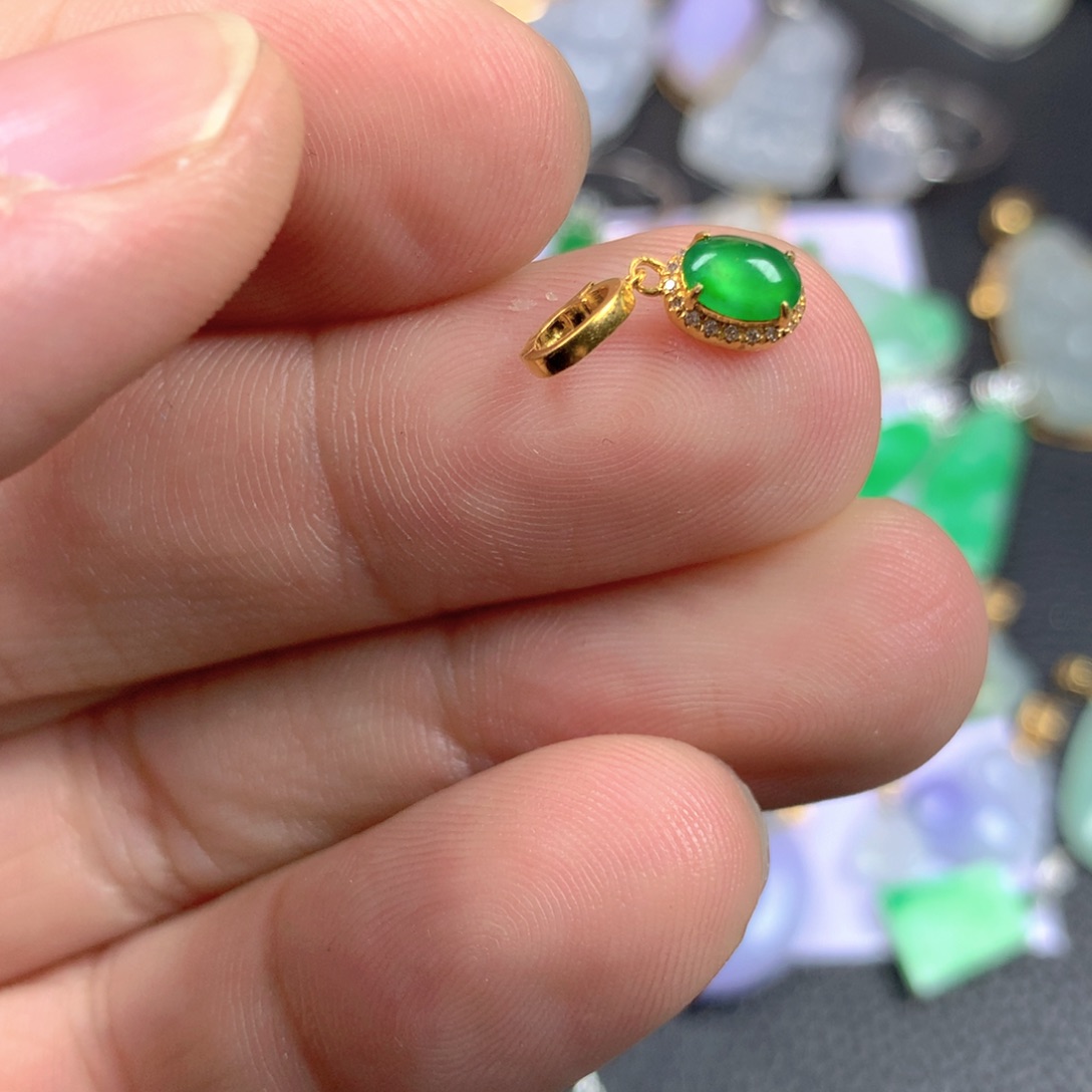 【闪购商品】翡翠18K金镶嵌颈饰翡翠