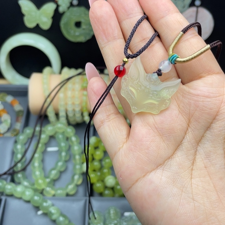 星***辰未镶嵌蛇纹石玉手镯